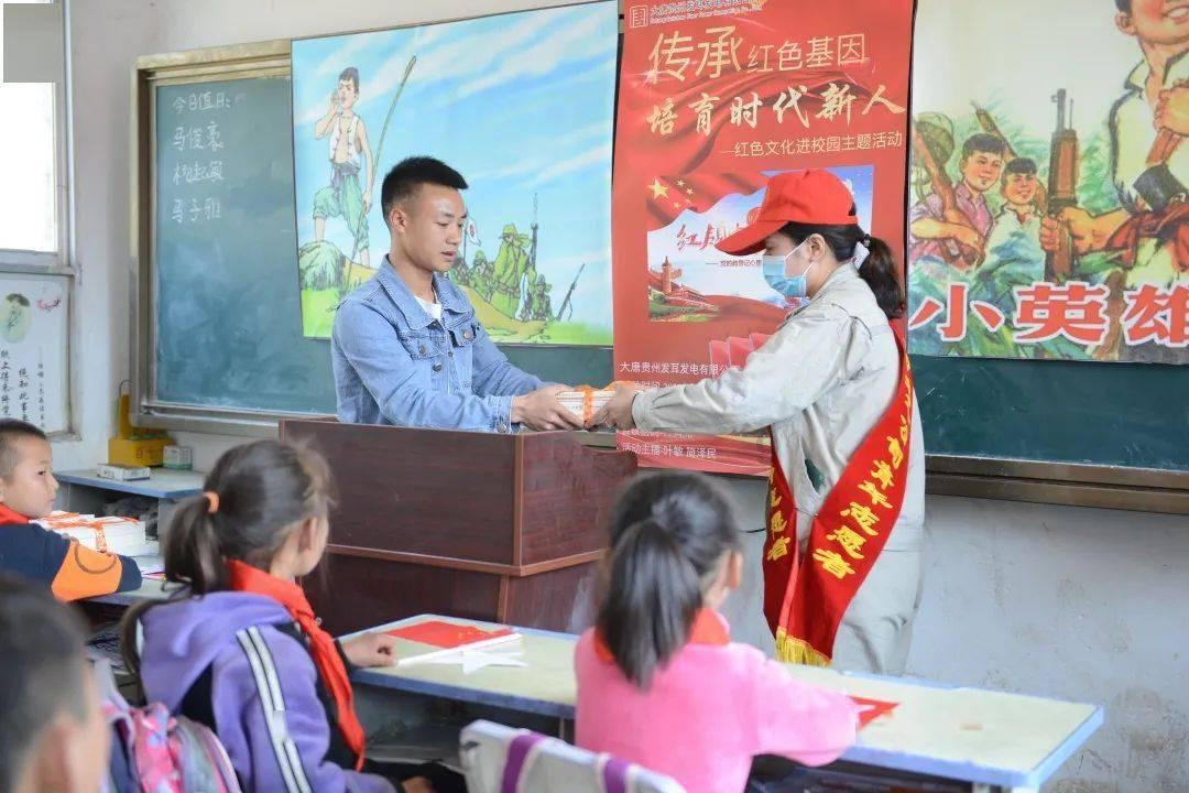 2024男发怎么选，两侧铲短依然是主流，帅气时尚款式多