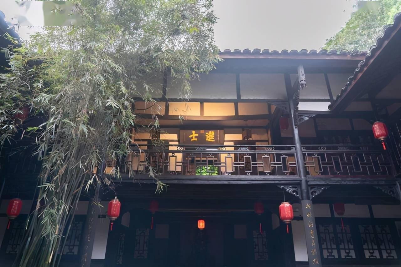 你觉得房前屋后种菜是否影响了市容环境？游戏画面